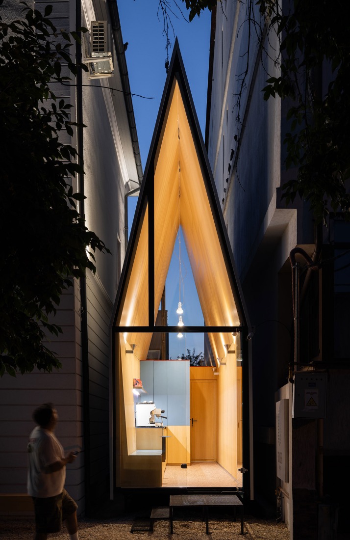 «La Capilla» por Vinklu. Fotografía por Vlad Patru.
