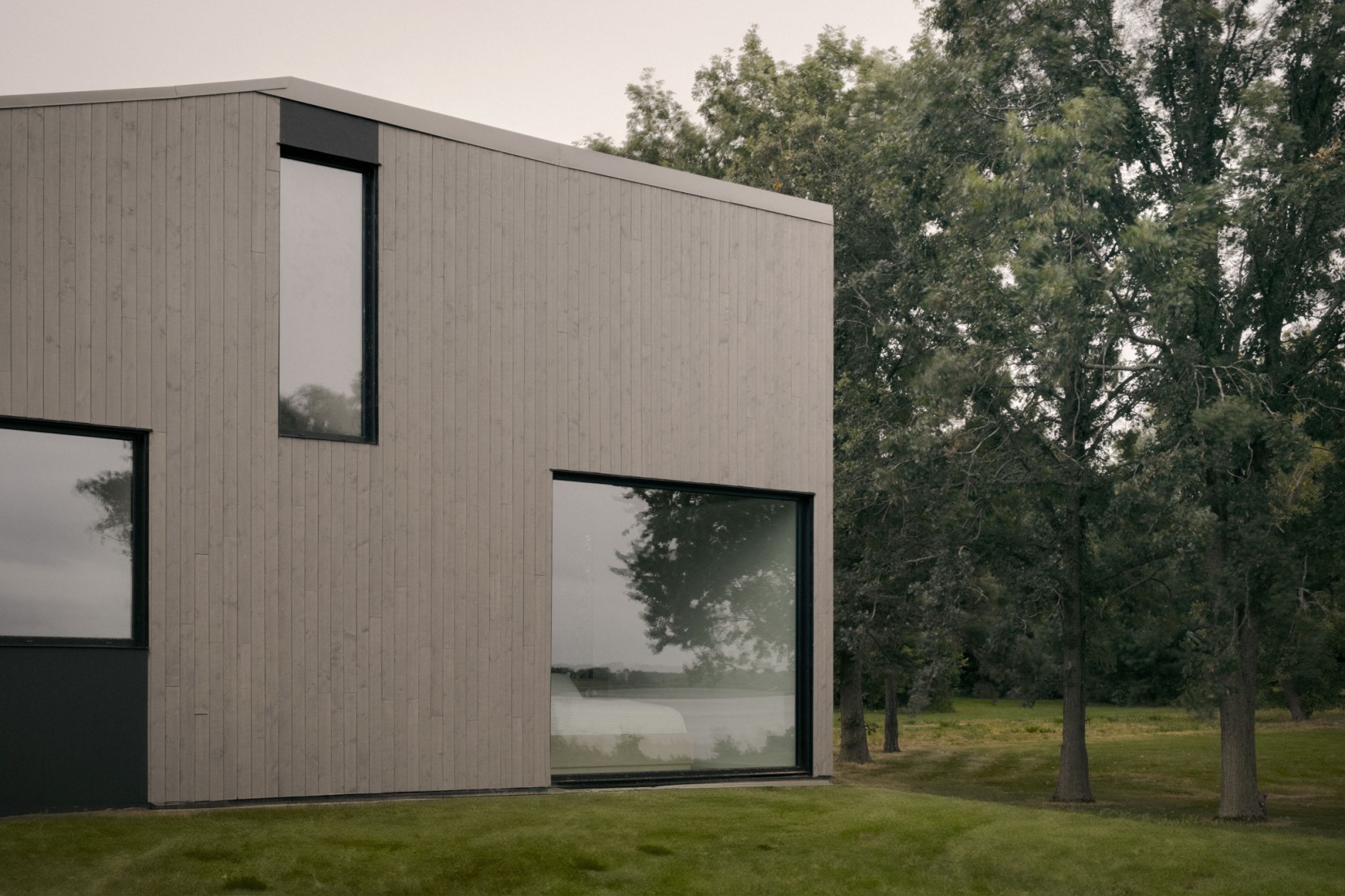 South Bay House by StudioAC. Photography by Félix Michaud.