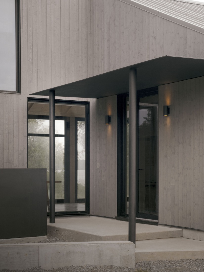 South Bay House by StudioAC. Photography by Félix Michaud.