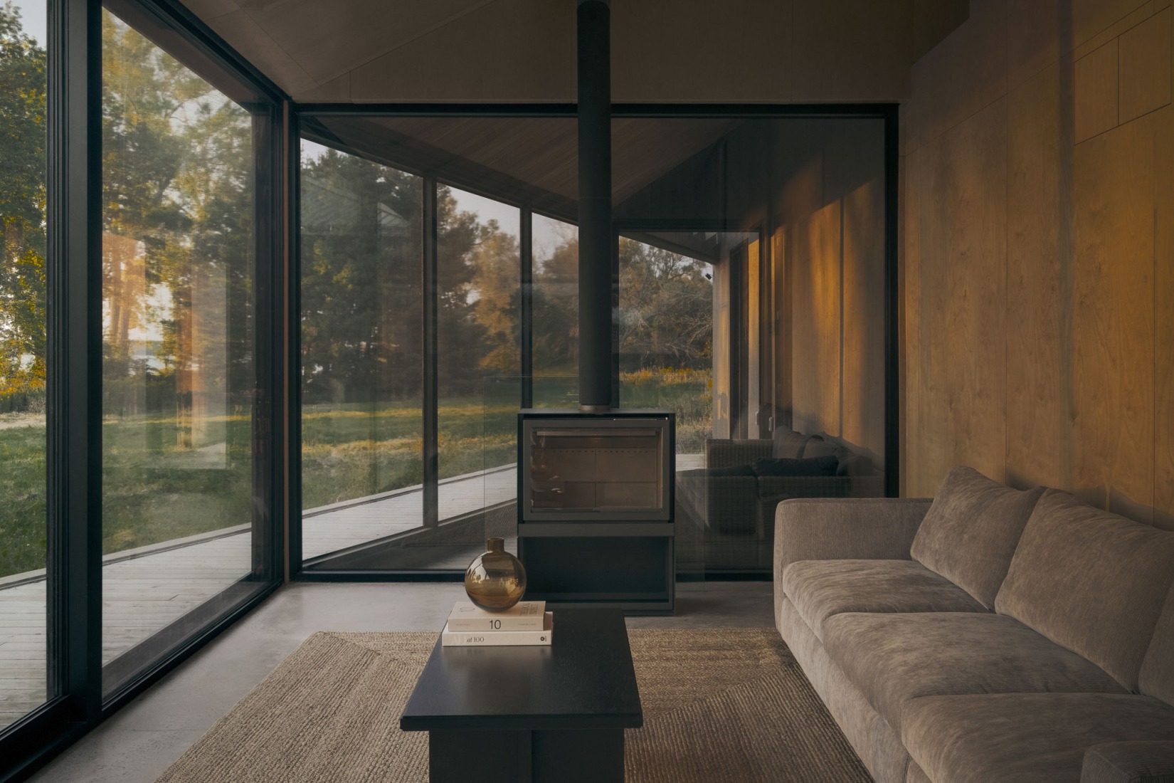 South Bay House by StudioAC. Photography by Félix Michaud.