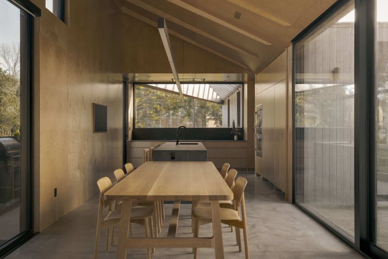 South Bay House by StudioAC. Photography by Félix Michaud.