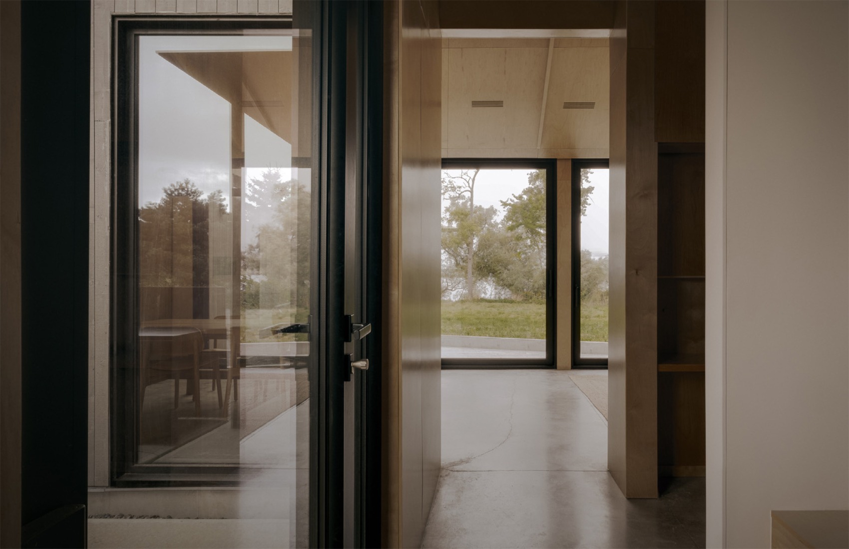 South Bay House by StudioAC. Photography by Félix Michaud.