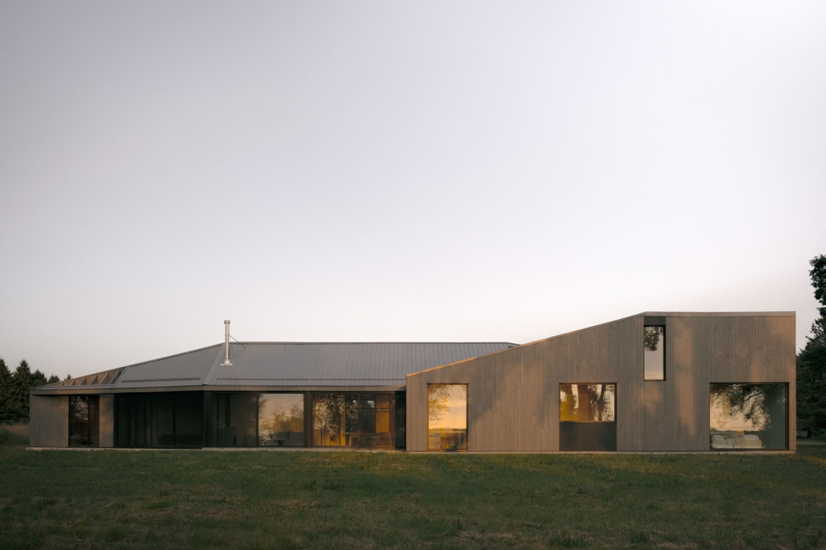 South Bay House by StudioAC. Photography by Félix Michaud.