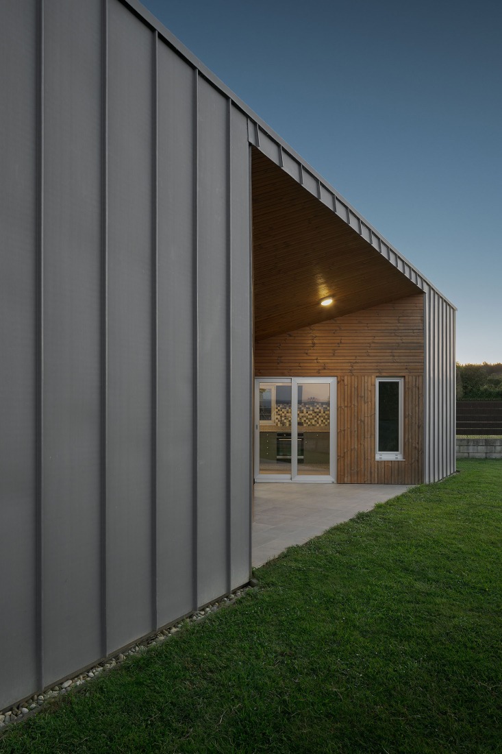 Vivienda unifamiliar en Sada por Trespes.arquitectos. Fotografía por Iván Casal Nieto.