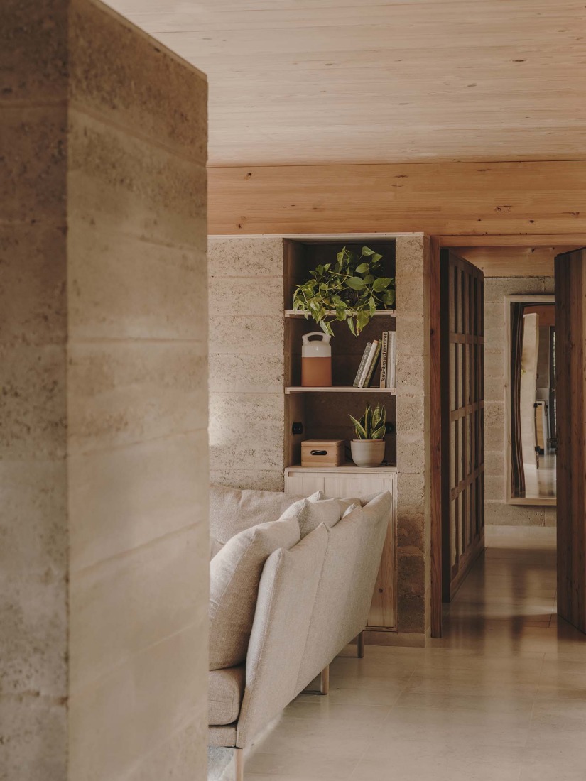 Casa Serra d’Ordal by Slow Studio. Photograph by Salva López.