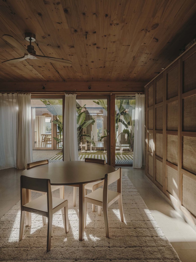 Casa Serra d’Ordal by Slow Studio. Photograph by Salva López.