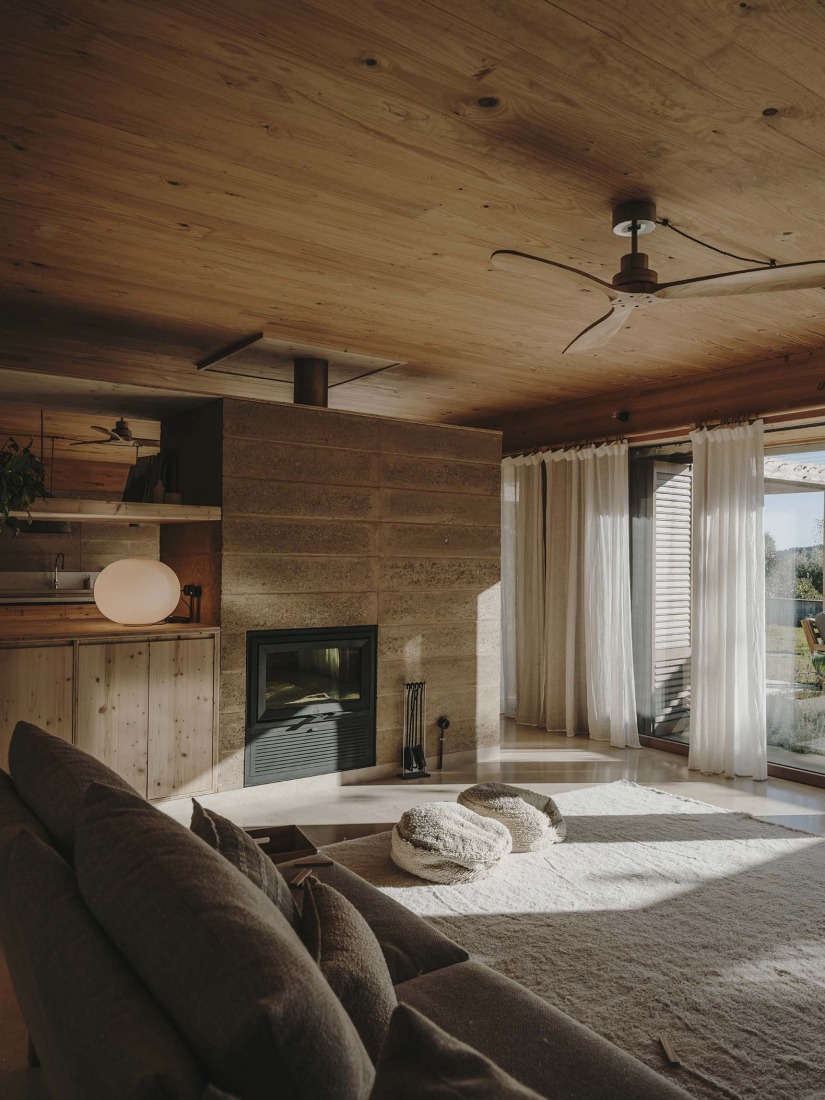 Casa Serra d’Ordal by Slow Studio. Photograph by Salva López.