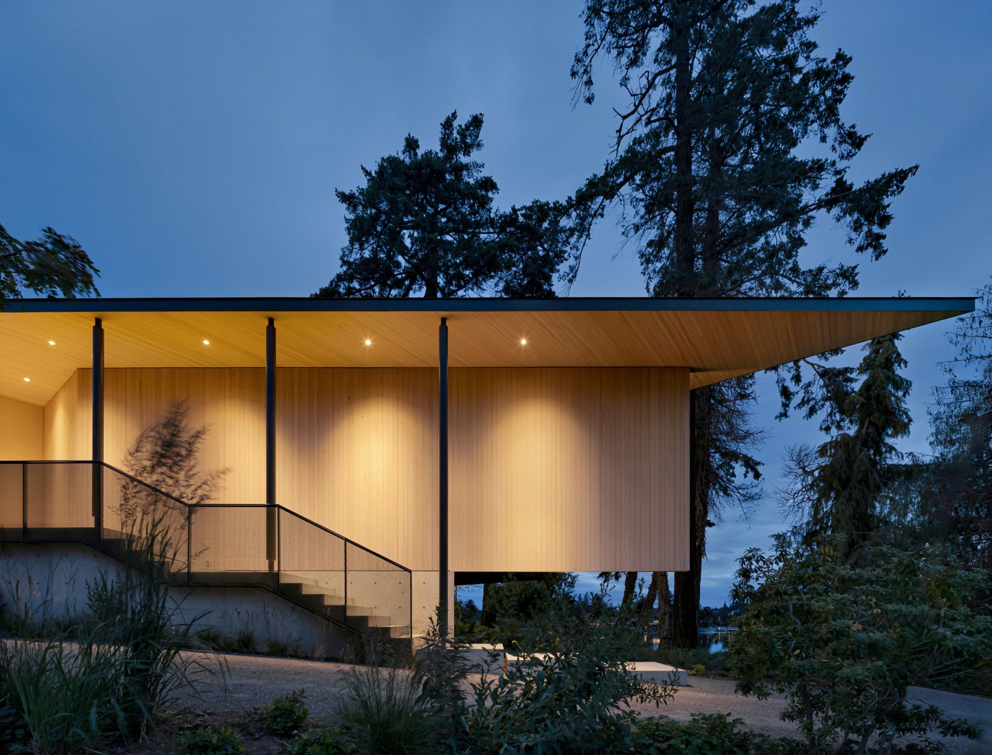 Casa en la orilla por Splyce. Fotografía por Ema Peter.