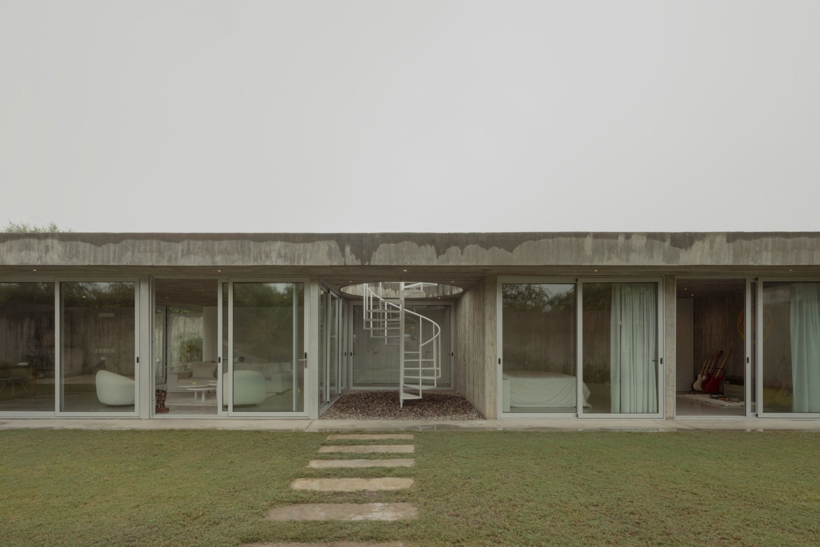 Casa Clausura by Agustín Lozada. Photograph by Federico Cairoli.
