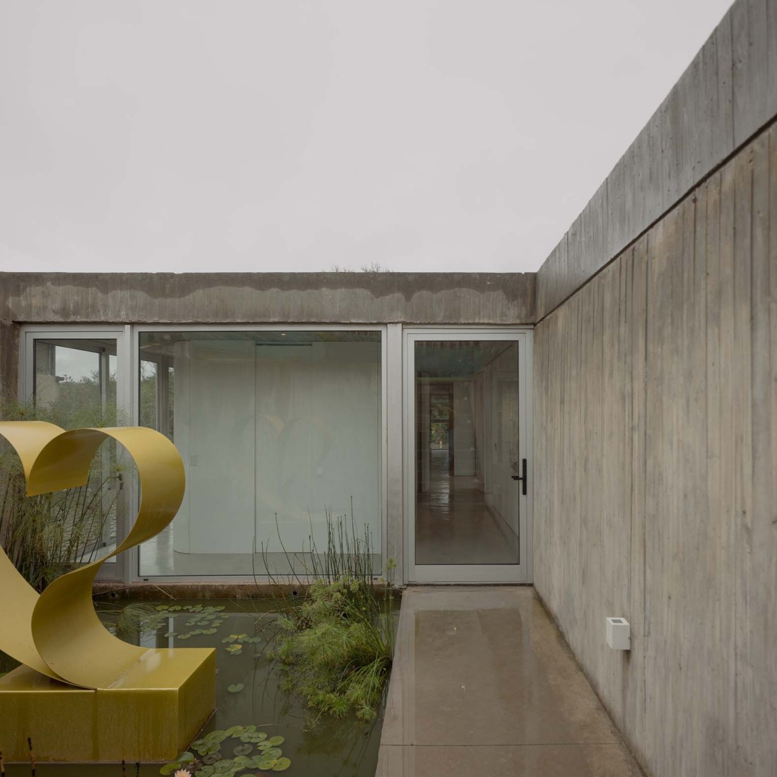 Casa Clausura by Agustín Lozada. Photograph by Federico Cairoli.