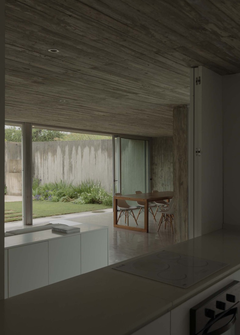 Casa Clausura by Agustín Lozada. Photograph by Federico Cairoli.