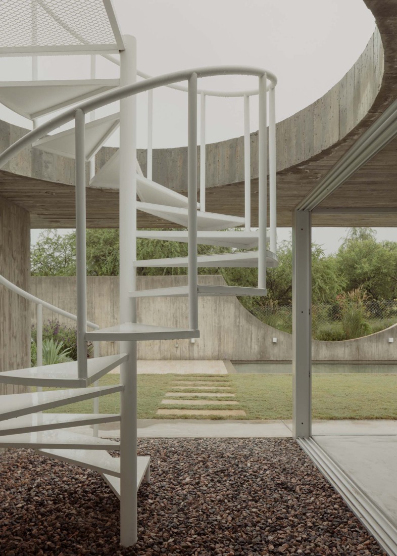 Casa Clausura by Agustín Lozada. Photograph by Federico Cairoli.