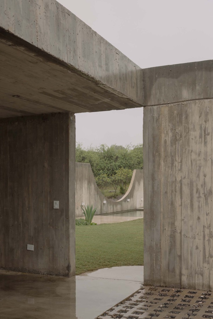 Casa Clausura by Agustín Lozada. Photograph by Federico Cairoli.
