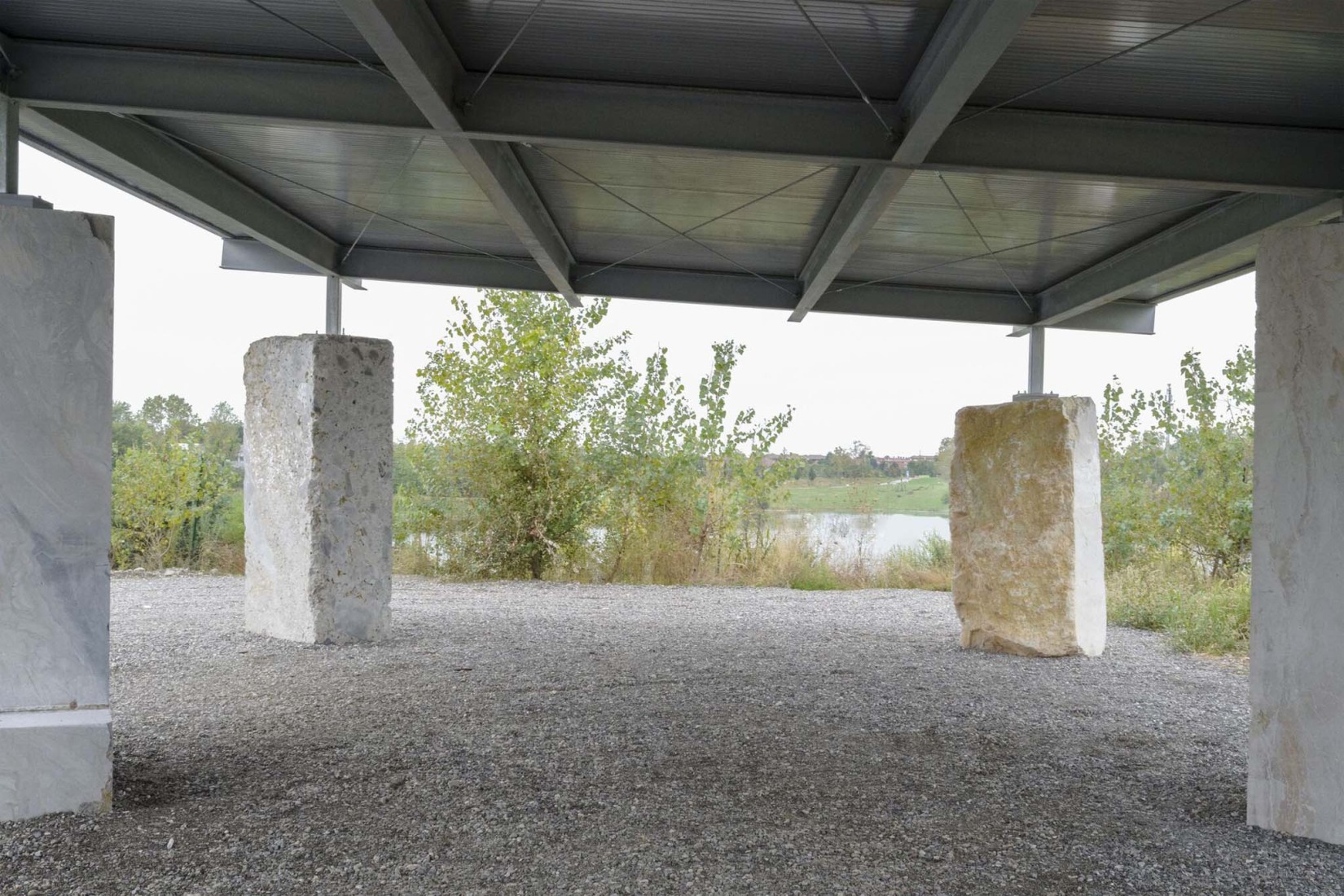 Stones Venue por Associates Architecture. Fotografía por Nicolò Galeazzi.