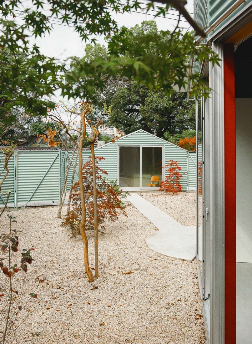 House by the temple by Kuma&Elsa. Photograph by Shohei Kuma.