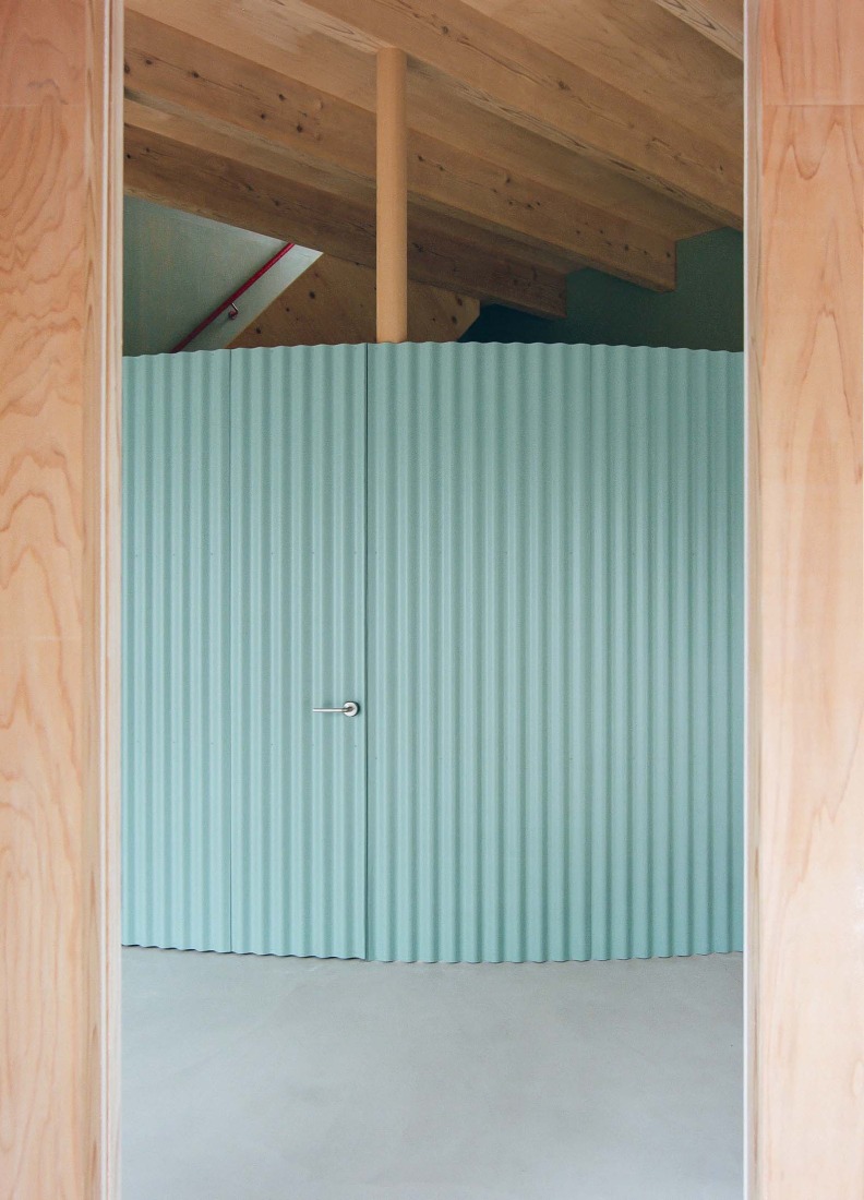 House by the temple by Kuma&Elsa. Photograph by Shohei Kuma.