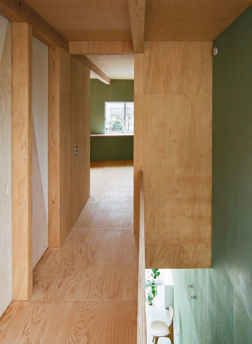 House by the temple by Kuma&Elsa. Photograph by Shohei Kuma.