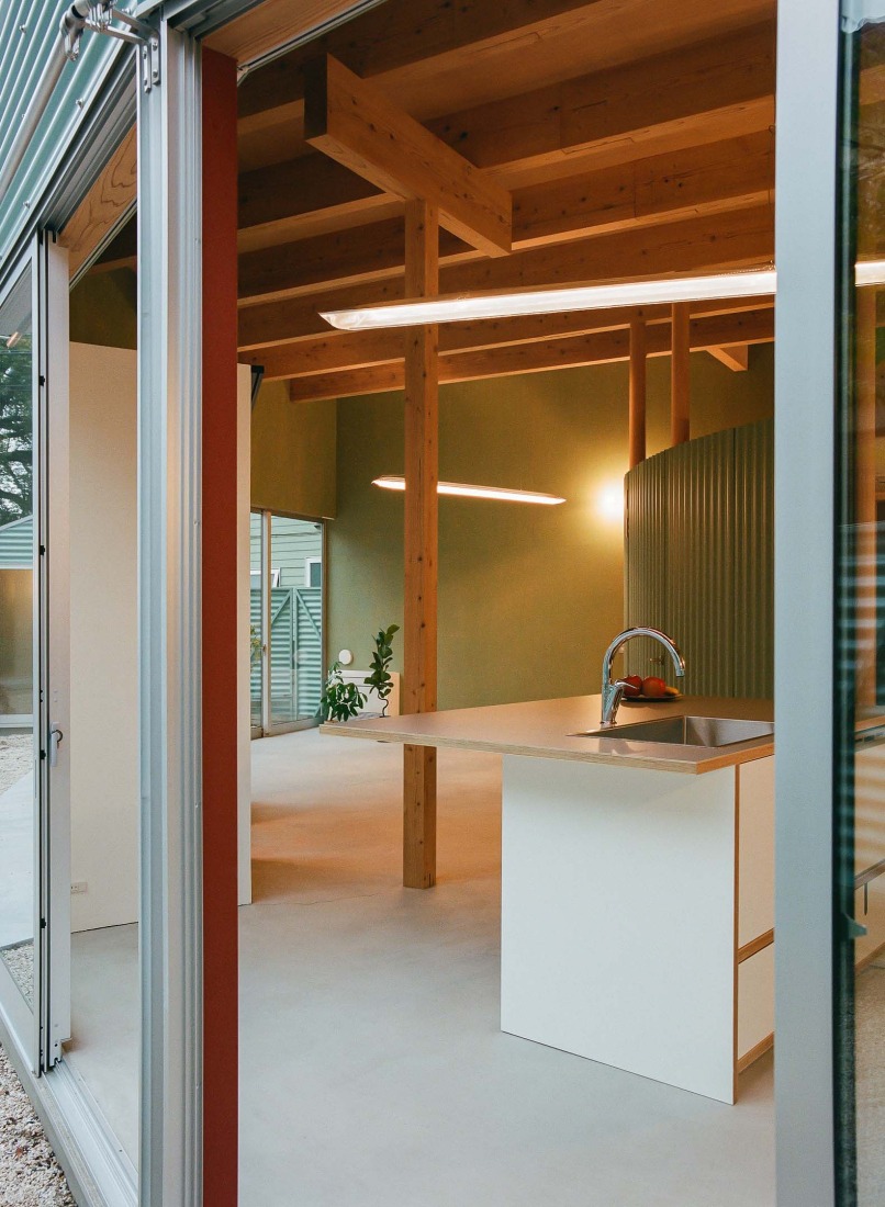 House by the temple by Kuma&Elsa. Photograph by Shohei Kuma.