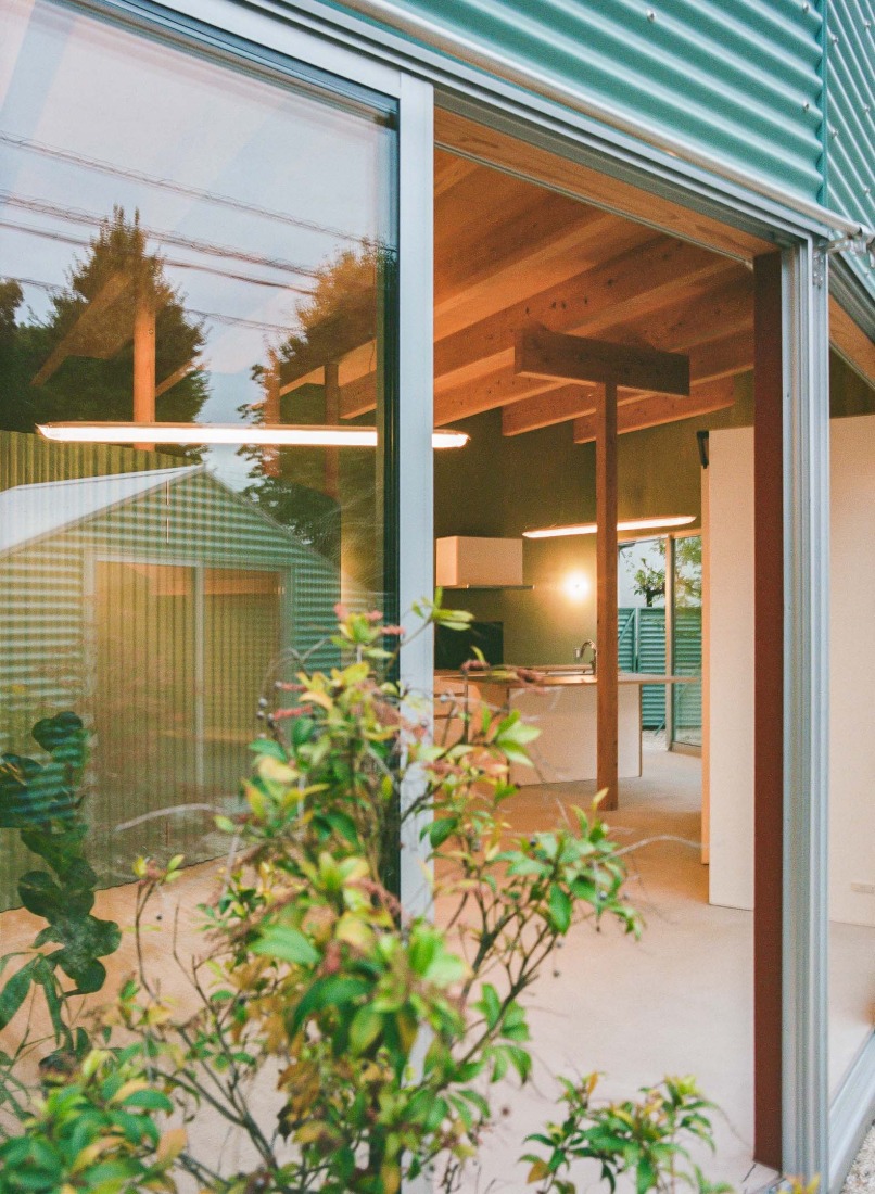 House by the temple by Kuma&Elsa. Photograph by Shohei Kuma.