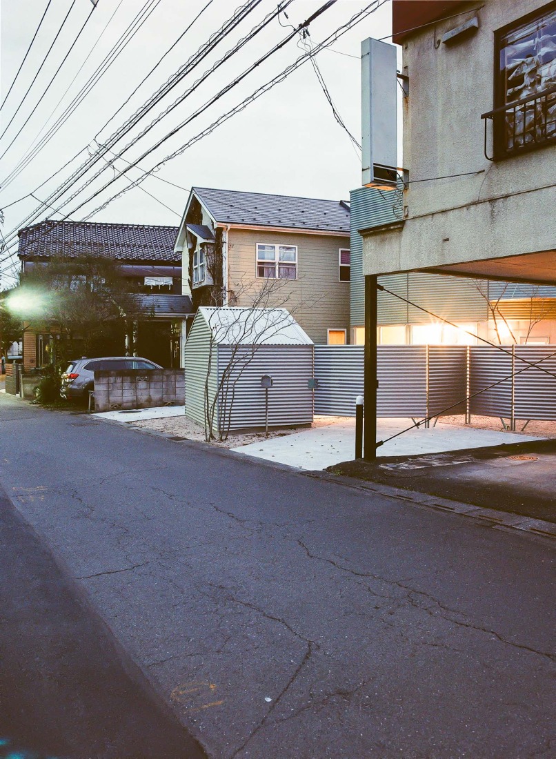 House by the temple by Kuma&Elsa. Photograph by Shohei Kuma.