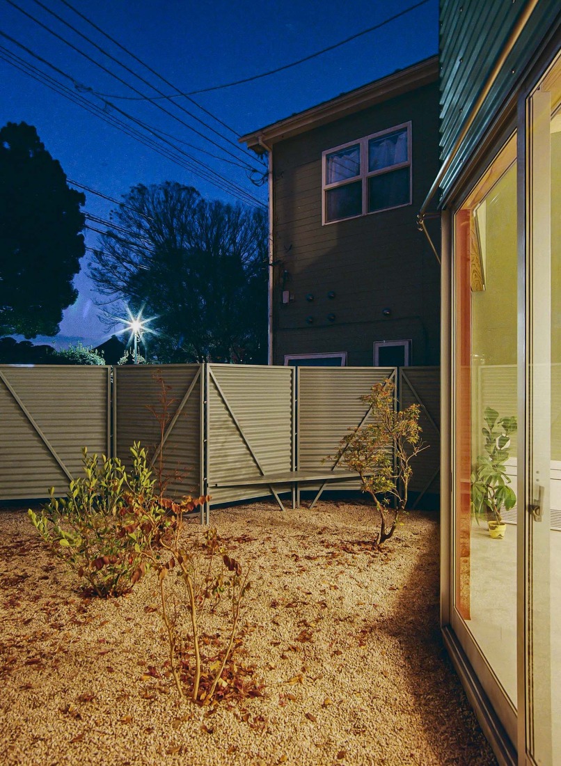 House by the temple by Kuma&Elsa. Photograph by Shohei Kuma.