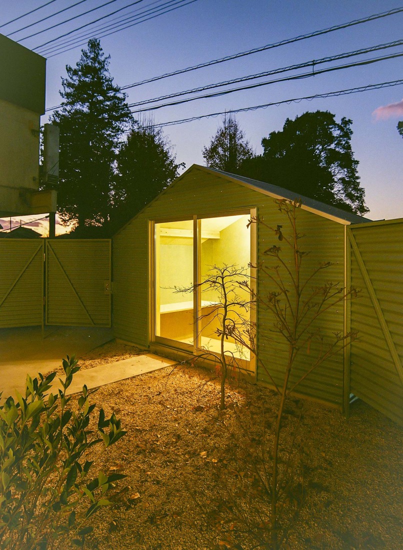 House by the temple by Kuma&Elsa. Photograph by Shohei Kuma.