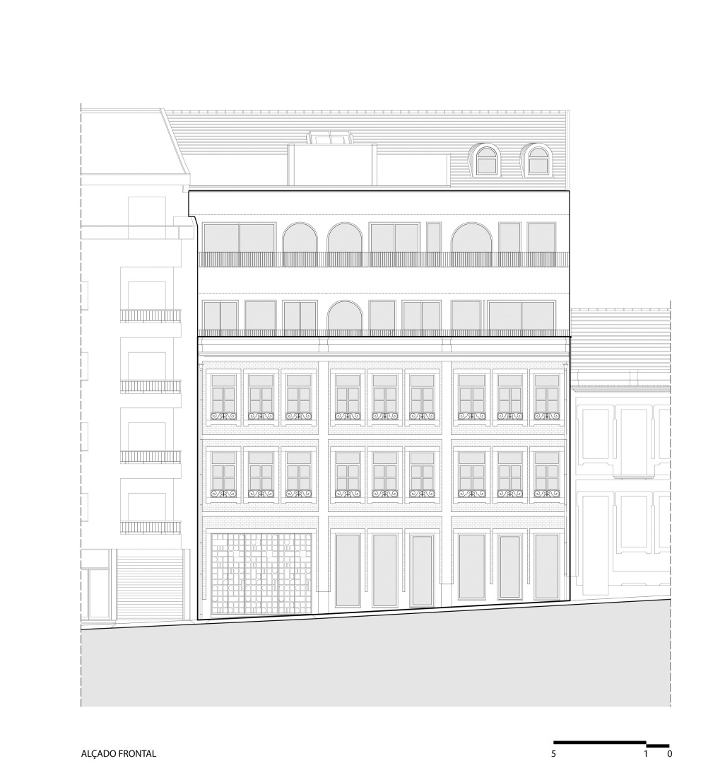Alzado desde la calle. Apartamentos Vila Catarina por Masslab. 