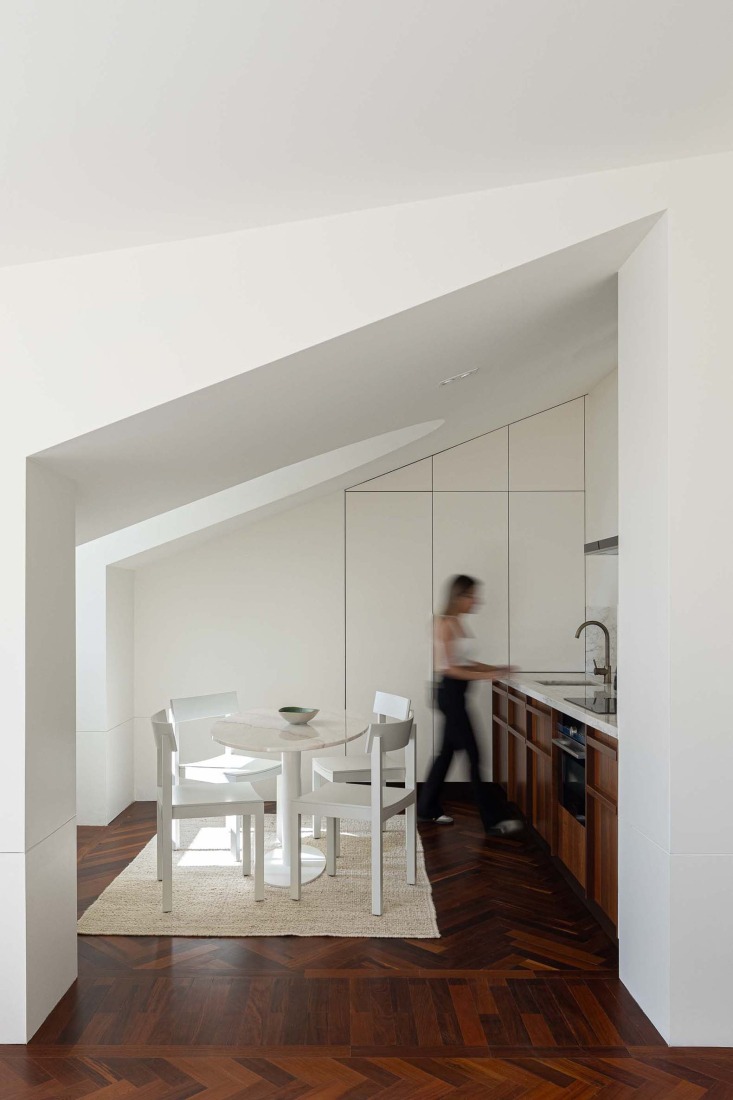 Apartamentos Vila Catarina por Masslab. Fotografía por Ivo Tavares Studio.