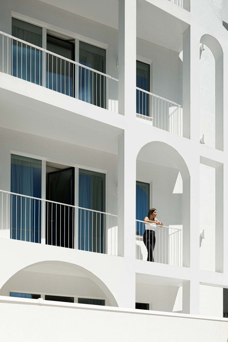 Apartamentos Vila Catarina por Masslab. Fotografía por Ivo Tavares Studio.
