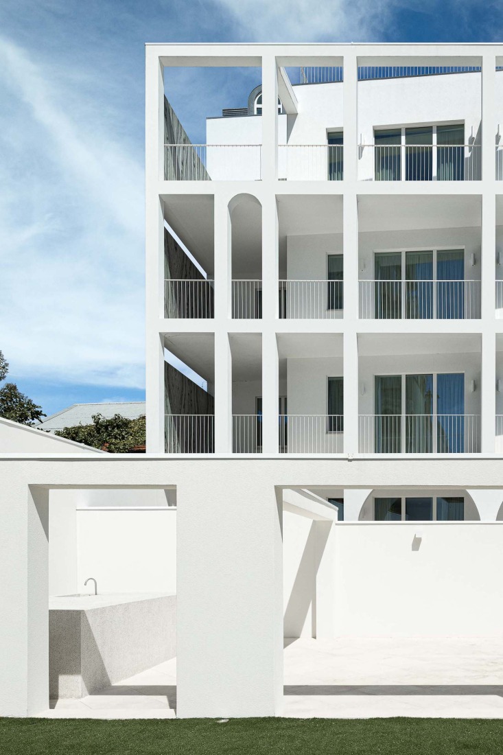 Apartamentos Vila Catarina por Masslab. Fotografía por Ivo Tavares Studio.