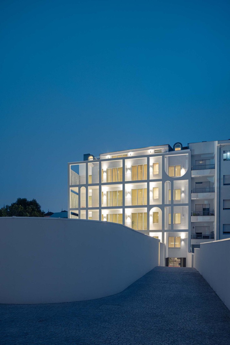 Apartamentos Vila Catarina por Masslab. Fotografía por Ivo Tavares Studio.