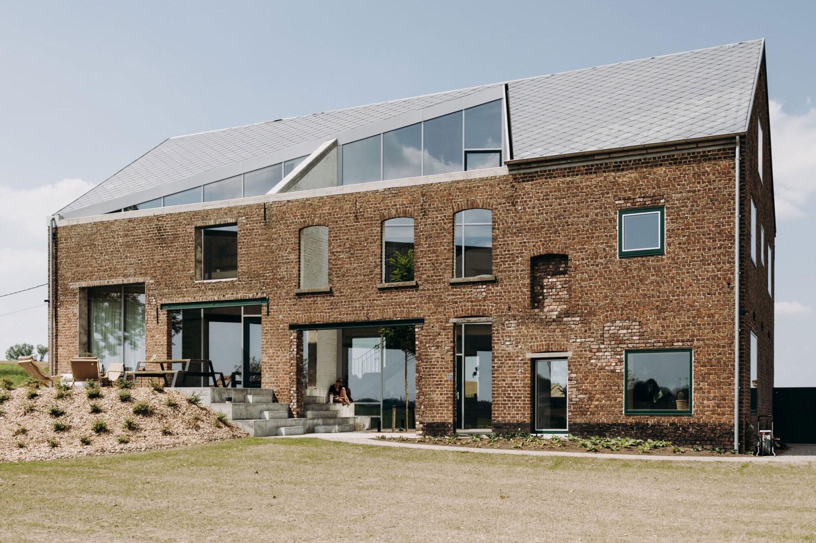 Casa Lyco por OYO Architects. Fotografía por Karen Van der Biest.
