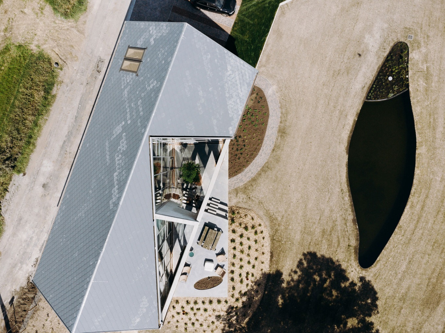 Casa Lyco por OYO Architects. Fotografía por Karen Van der Biest.