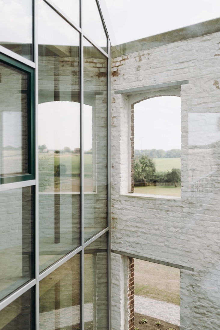 Casa Lyco por OYO Architects. Fotografía por Karen Van der Biest.
