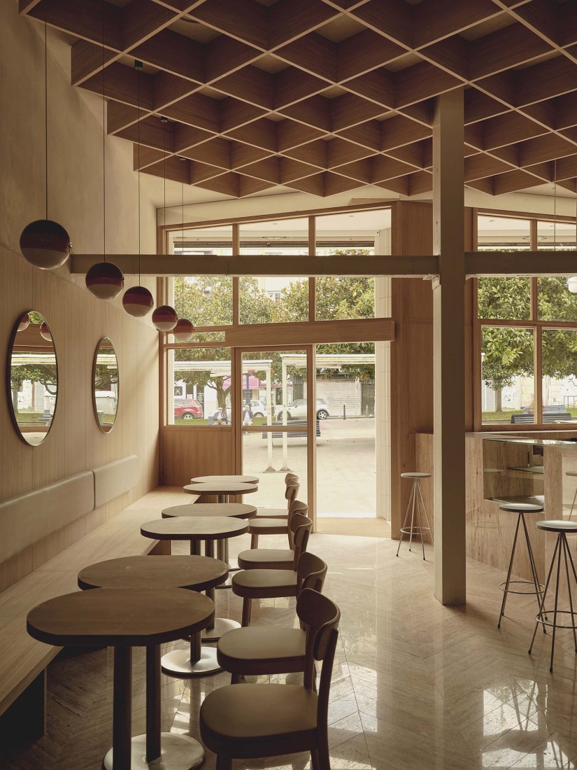 Regma Ice Cream Parlour by Zooco Estudio. Photograph by David Zarzoso.