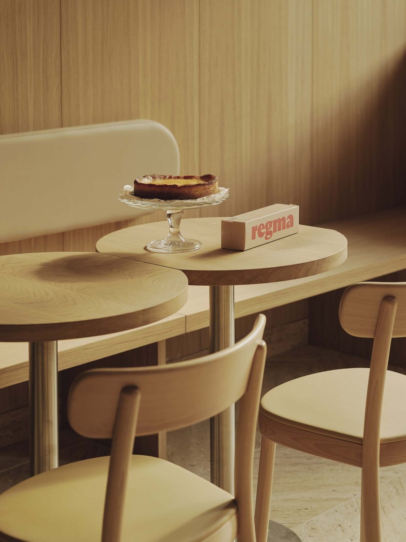 Regma Ice Cream Parlour by Zooco Estudio. Photograph by David Zarzoso.