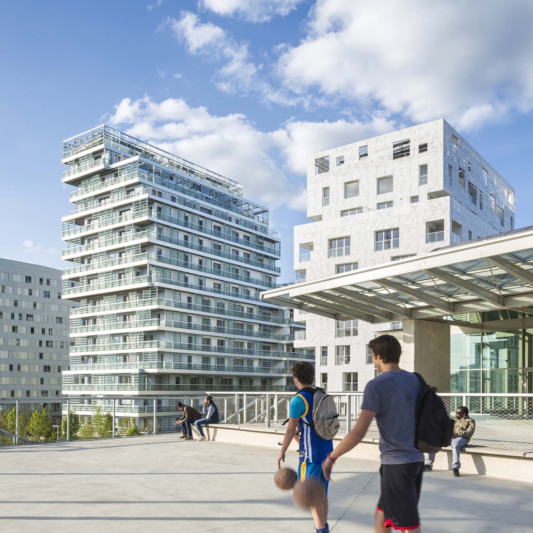 145 Housing Units by Gausa Raveau Actarquitectura + Avenier Cornejo Architectes. Photograph by Sergio Grazia.
