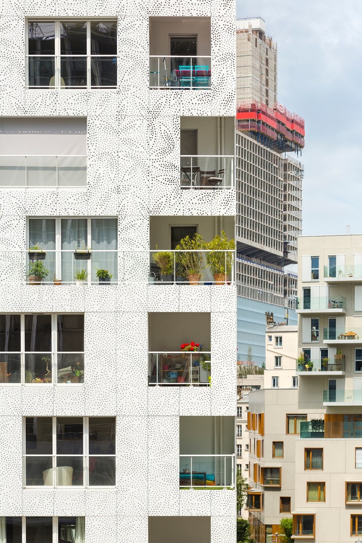 145 Housing Units by Gausa Raveau Actarquitectura + Avenier Cornejo Architectes. Photograph by Sergio Grazia.