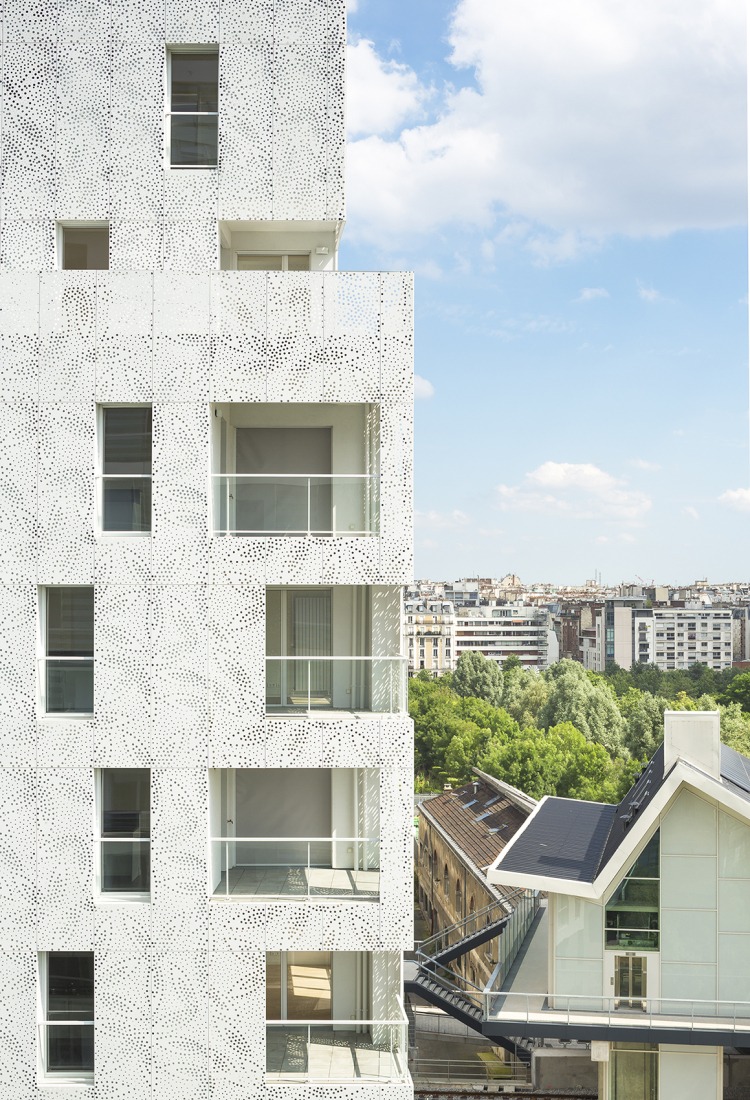 145 Housing Units by Gausa Raveau Actarquitectura + Avenier Cornejo Architectes. Photograph by Sergio Grazia.