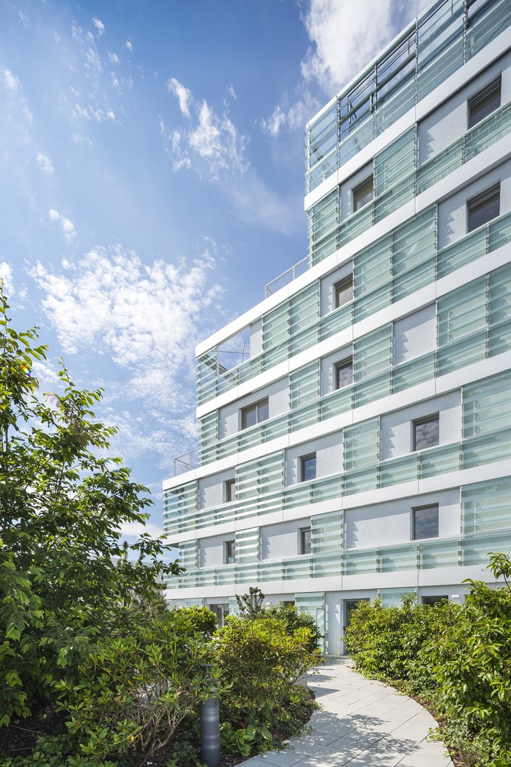 145 Housing Units by Gausa Raveau Actarquitectura + Avenier Cornejo Architectes. Photograph by Sergio Grazia.