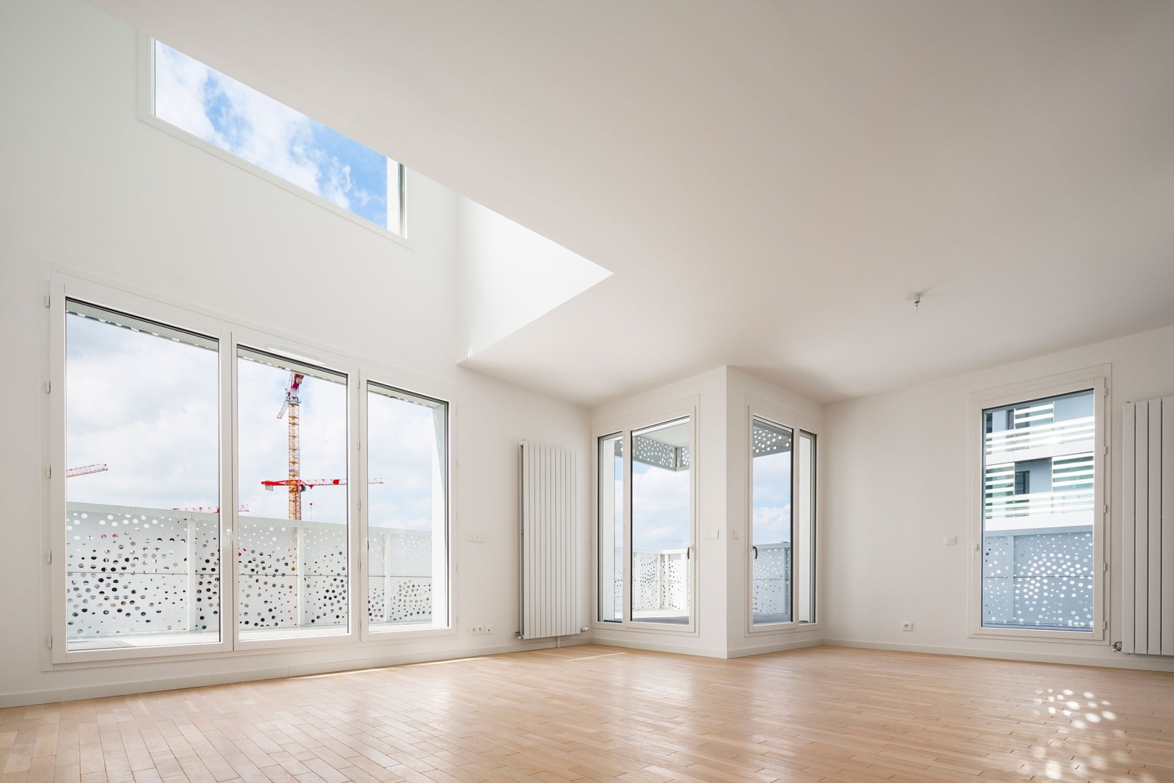 145 Housing Units by Gausa Raveau Actarquitectura + Avenier Cornejo Architectes. Photograph by Sergio Grazia.