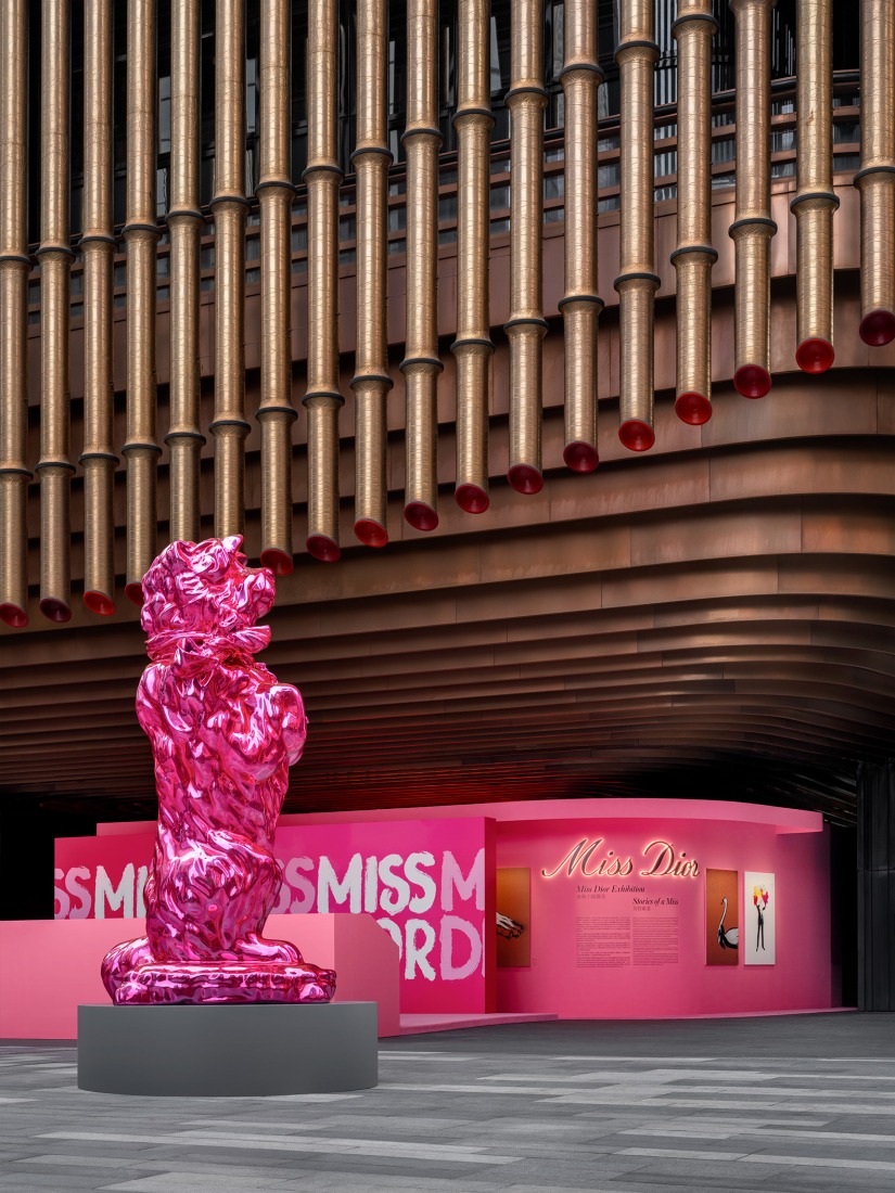 “Miss Dior: Stories of a Miss” by OMA/ Shohei Shigematsu. Photograph by Boris Shiu. Courtesy by OMA, Dior.