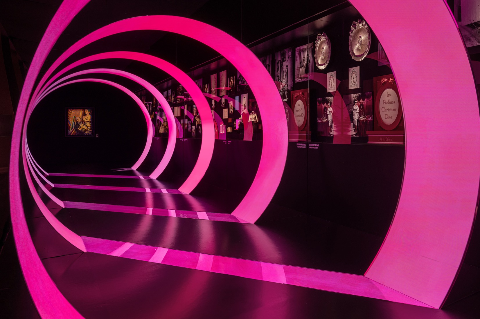 “Miss Dior: Stories of a Miss” by OMA/ Shohei Shigematsu. Photograph by Boris Shiu. Courtesy by OMA, Dior.