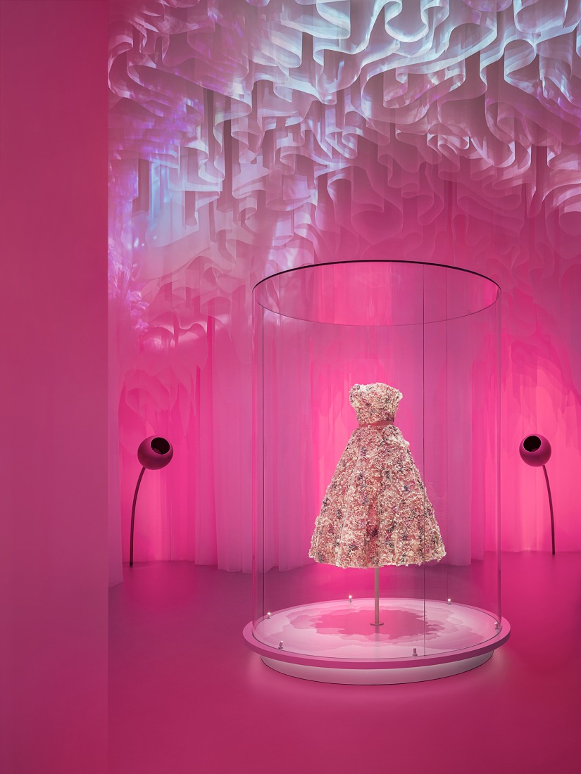 “Miss Dior: Stories of a Miss” by OMA/ Shohei Shigematsu. Photograph by Boris Shiu. Courtesy by OMA, Dior.