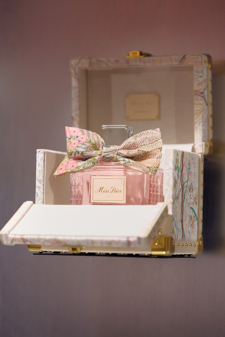 “Miss Dior: Stories of a Miss” by OMA/ Shohei Shigematsu. Photograph by Boris Shiu. Courtesy by OMA, Dior.