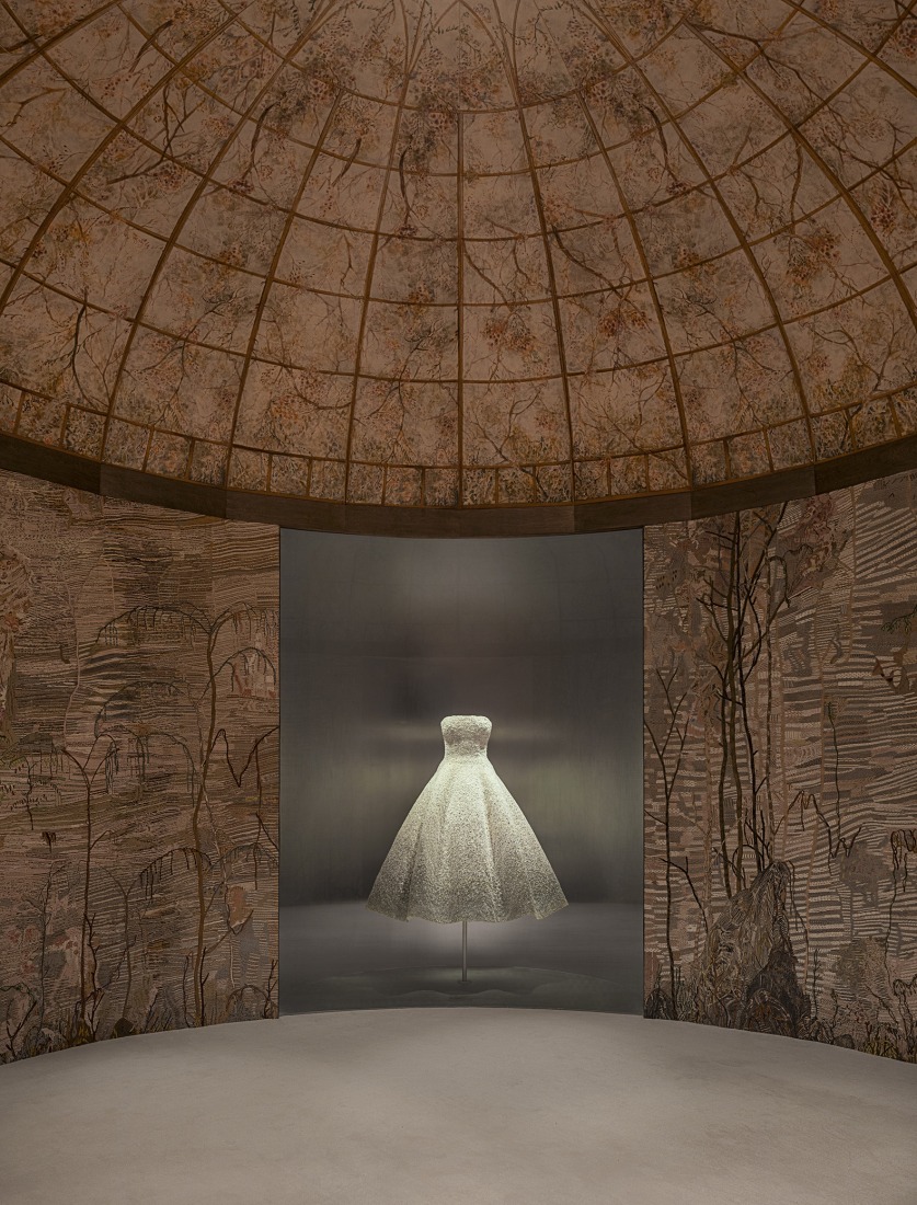 “Miss Dior: Stories of a Miss” by OMA/ Shohei Shigematsu. Photograph by Boris Shiu. Courtesy by OMA, Dior.