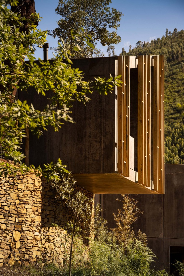 11 habitáculos en el bosque por Summary. Fotografía por Fernando Guerra | FG+SG. 11 habitáculos en el bosque por Summary. Fotografía por Fernando Guerra | FG+SG.