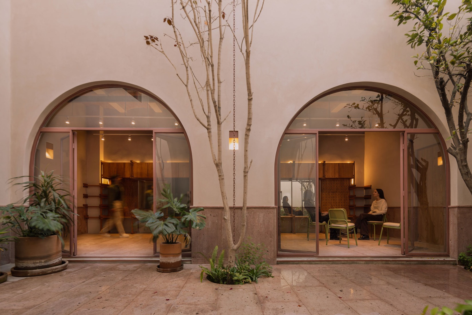 Centro Comunitario LGBTQ+ Casa de Rubén por Intersticial Arquitectura. Fotografía por Ariadna Polo.
