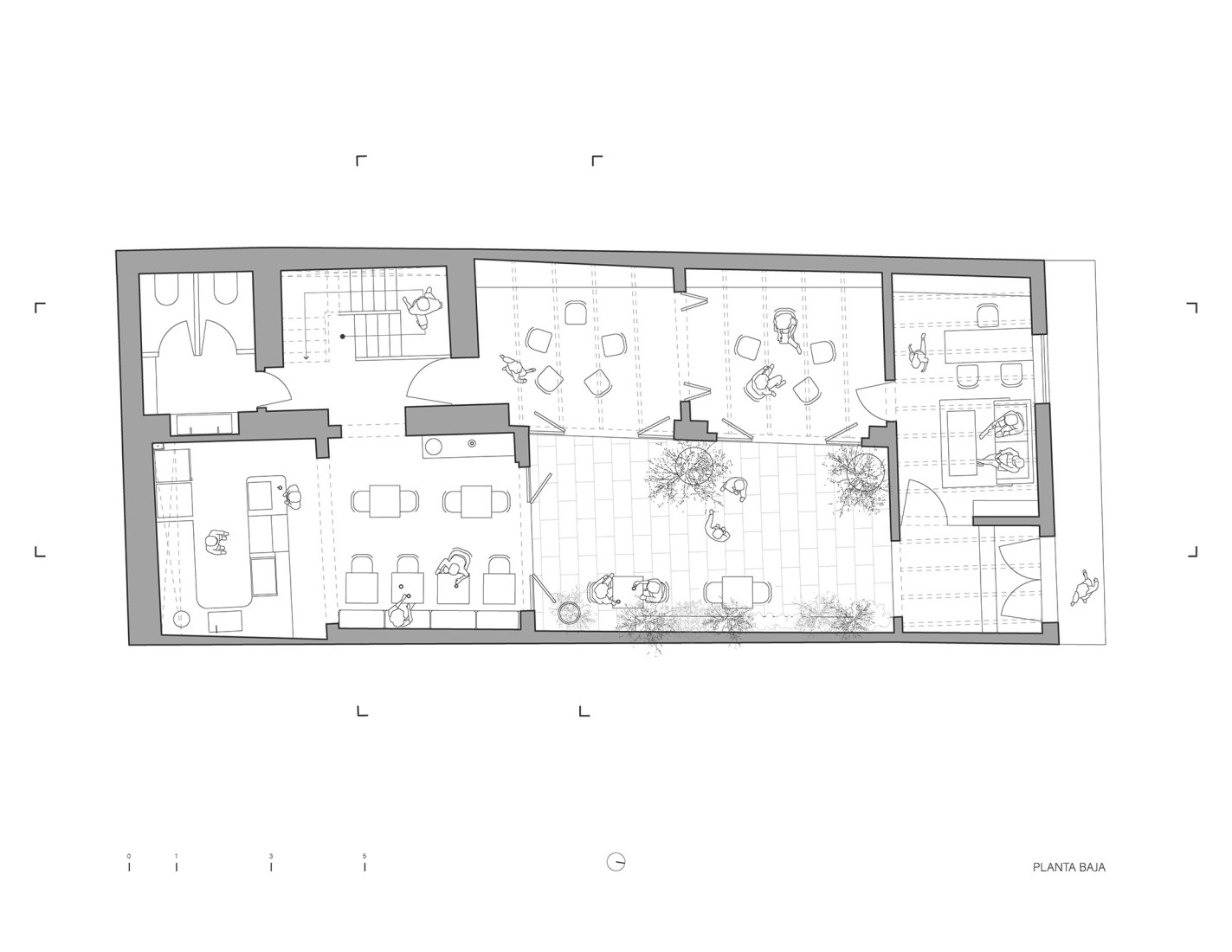 Plano de planta baja. Centro Comunitario LGBTQ+ Casa de Rubén por Intersticial Arquitectura.