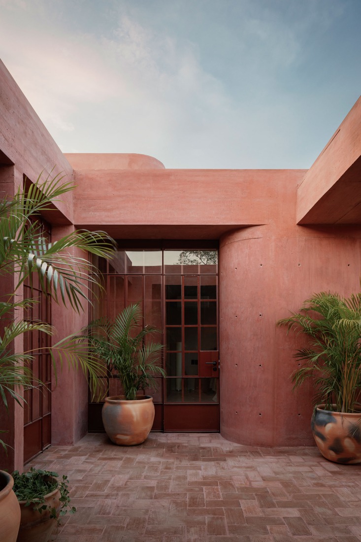 Red House by Ángel García Arquitectura. Photograph by César Béjar Studio.